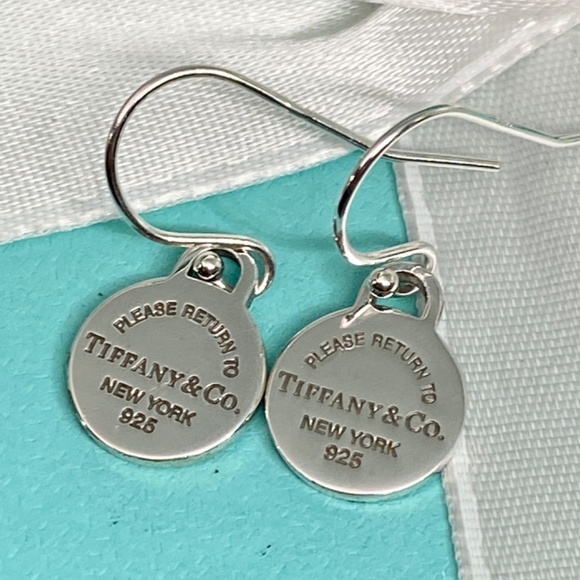 Tiffany & Co mini round tag earrings Return to Tiffany - Picture 2 of 4